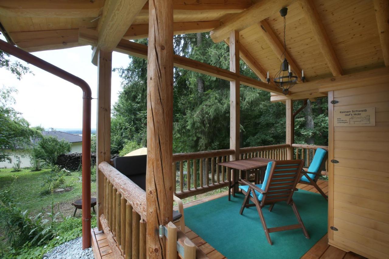 Blockhaus Chalet Mit Beheizbarem Badefass Und Infrarotsauna Auf Der Terrasse Oberschützen Εξωτερικό φωτογραφία